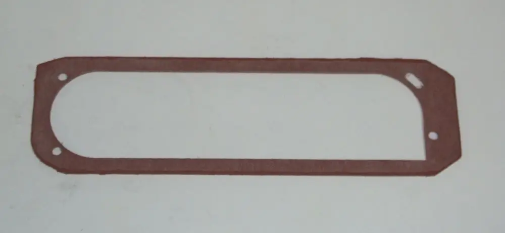 Dichtung für Brennerabdeckung, passend für Daikin Altherma 3 C Gas W, in rechteckiger Form mit aussparenden Löchern an den Enden.